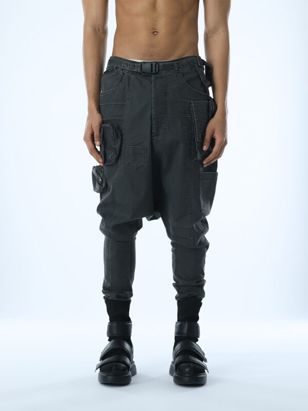 MULTI-PIECE MEN'S PANTS WITH ZIPPERED POCKETS