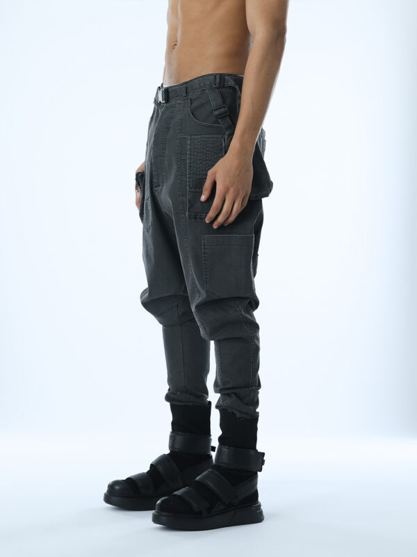 MULTI-PIECE MEN'S PANTS WITH ZIPPERED POCKETS