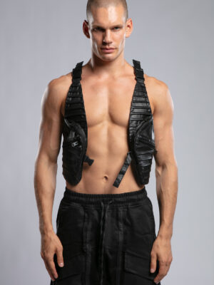 23Y-08 005-Black vest