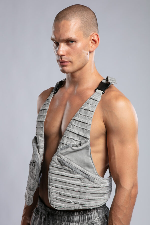 23Y-08 005-Grey vest