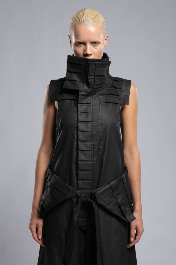 25K-06 005-Black vest